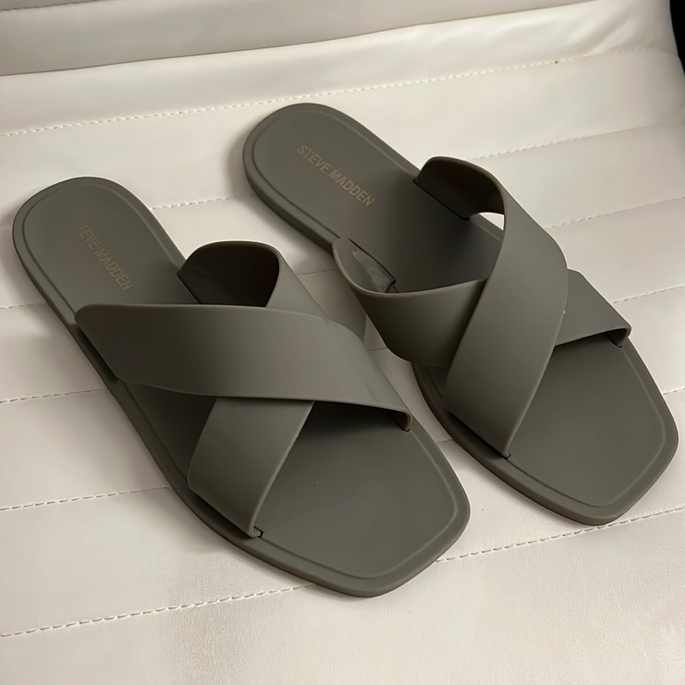 steve madden gray sandal